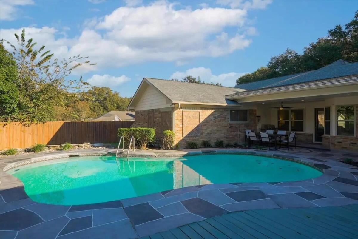 Amazing Haven Home With Private Pool グランドプレーリー エクステリア 写真